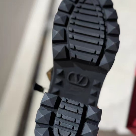 Valentino Black and Gold Heeled Boots - Picture 4 of 6